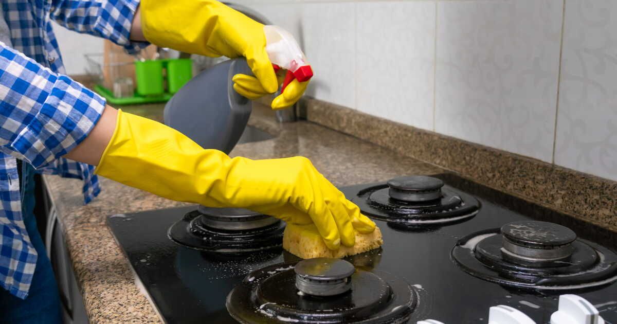 Des solutions naturelles pour redonner brillance aux brûleurs de votre plaque