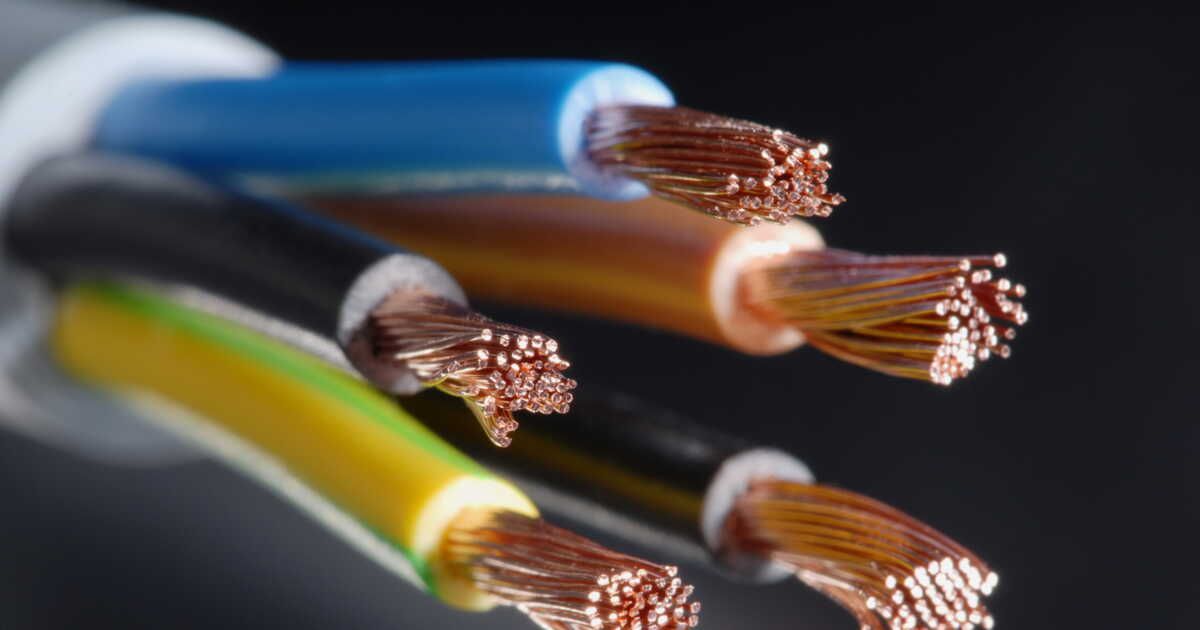 Décrypter les couleurs des fils électriques pour une sécurité optimale