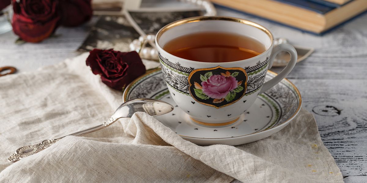 Découvrez les secrets de grand-mère pour retrouver des tasses éclatantes