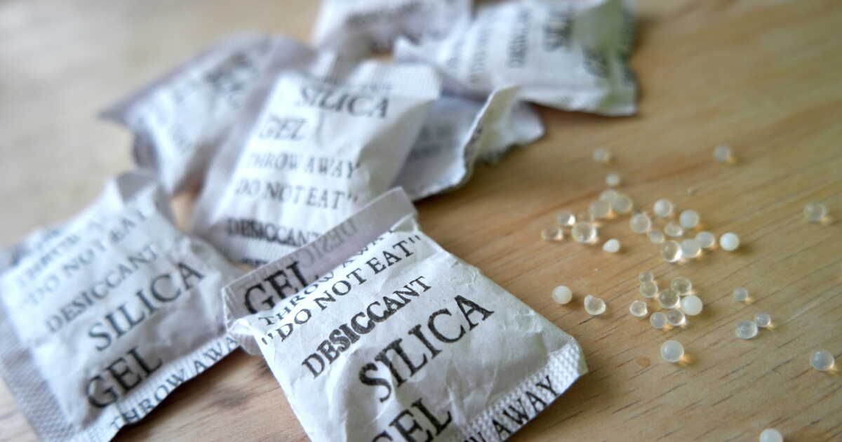Redécouvrez les sachets de silice : astuces pour les réutiliser efficacement