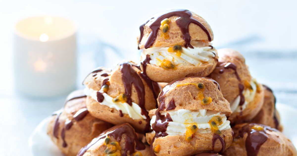 Des choux gourmands à la chantilly chocolat-passion qui séduisent