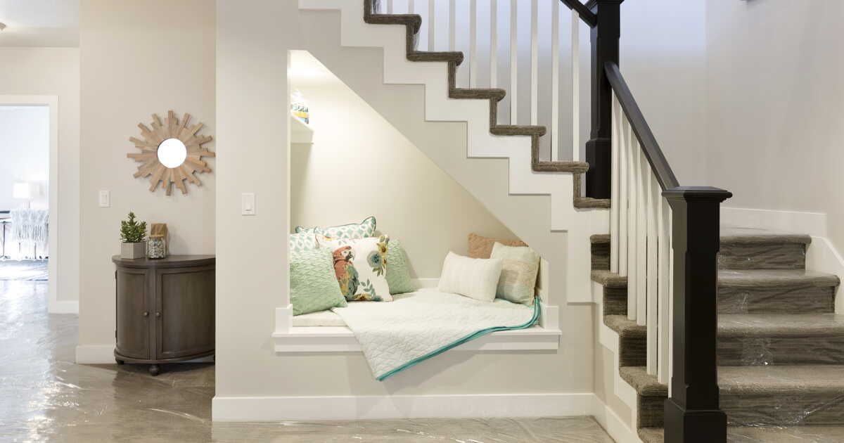 Comment aménager l’espace sous un escalier ?