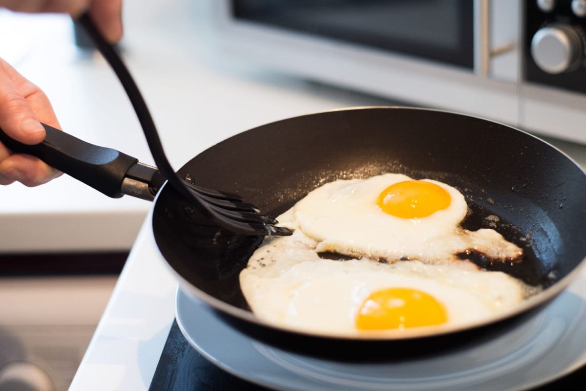 L'astuce révolutionnaire pour cuire des œufs au plat sans huile