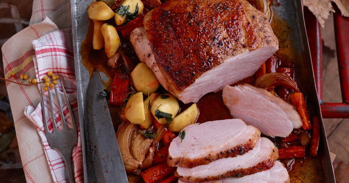 Un rôti de porc caramélisé aux légumes fondants, le plat d'automne idéal