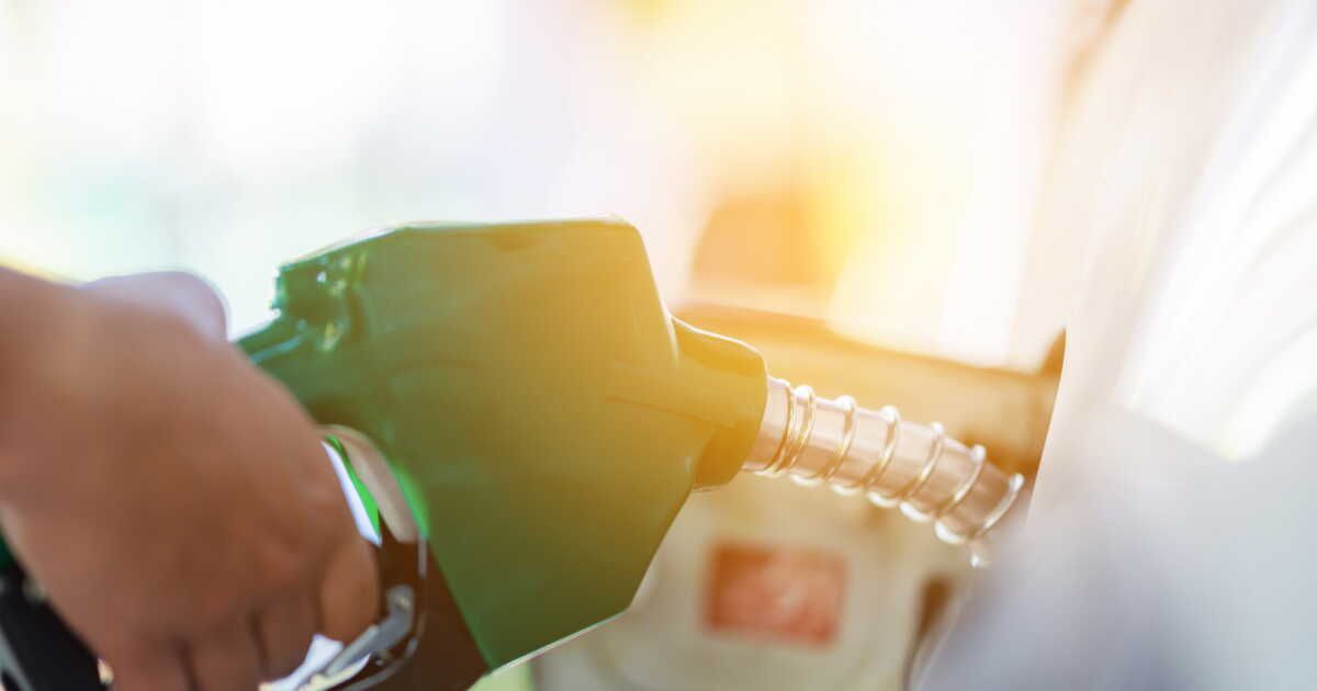 Convertir votre vieux véhicule à l’éthanol : un chemin vers l'hybride accessible