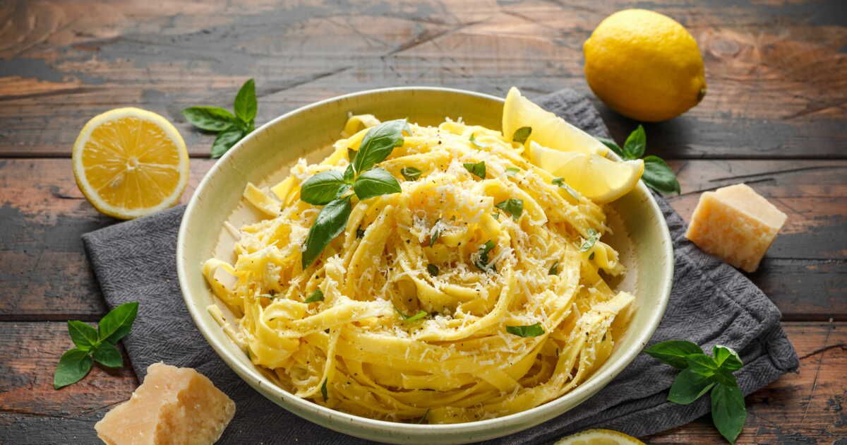 Cinq ingrédients pour des pâtes à l'ail irrésistibles