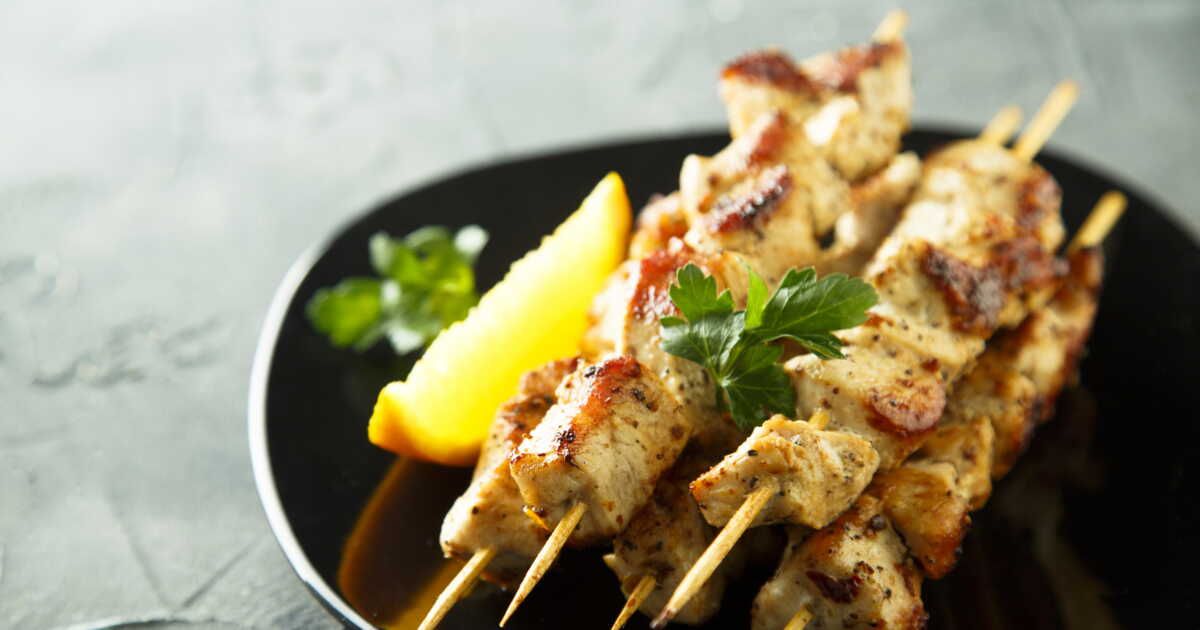 Savourez l'été avec nos délicieuses brochettes de poulet et dinde