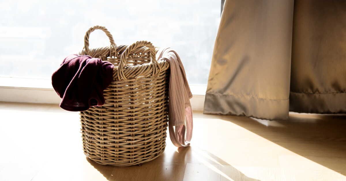 Des solutions simples pour éliminer les odeurs désagréables du panier à linge