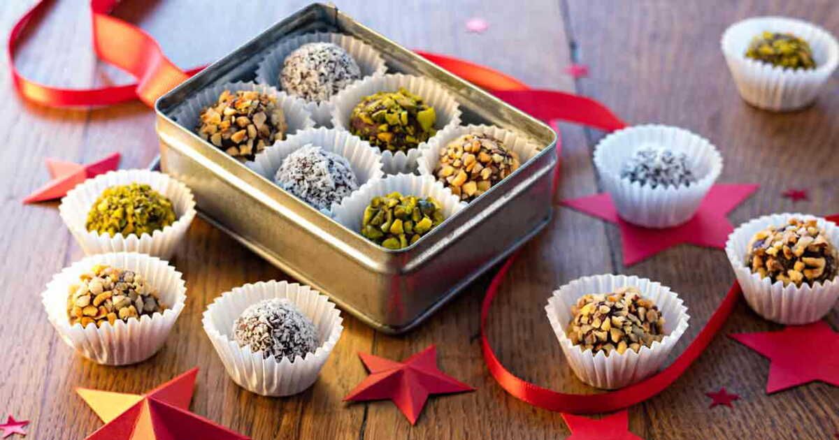 Truffes au chocolat pistache, coco et pralin