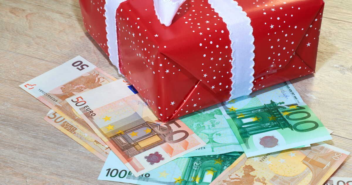 les limites des cadeaux d'argent à noël : ce qu'il faut savoir