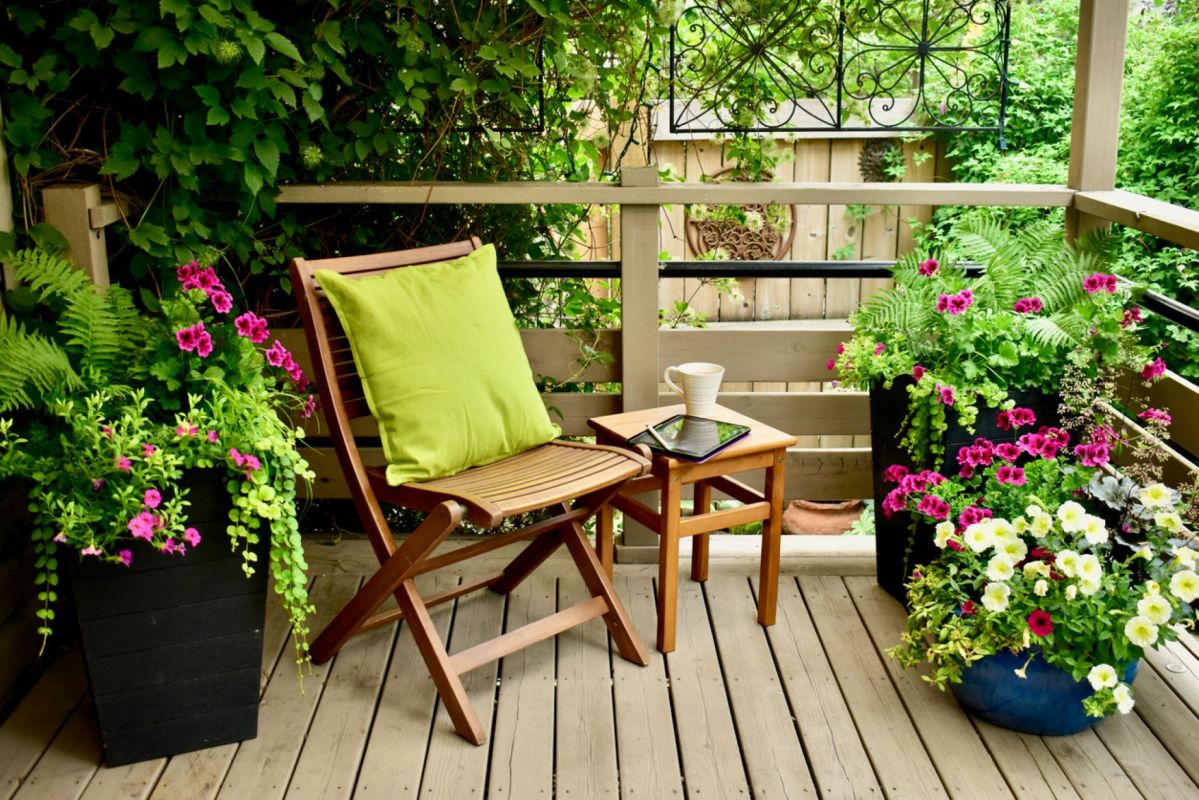 Des plantes en pot pour transformer votre balcon avec style
