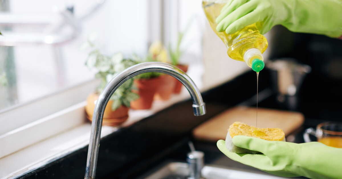 les objets à éviter de laver avec du liquide vaisselle
