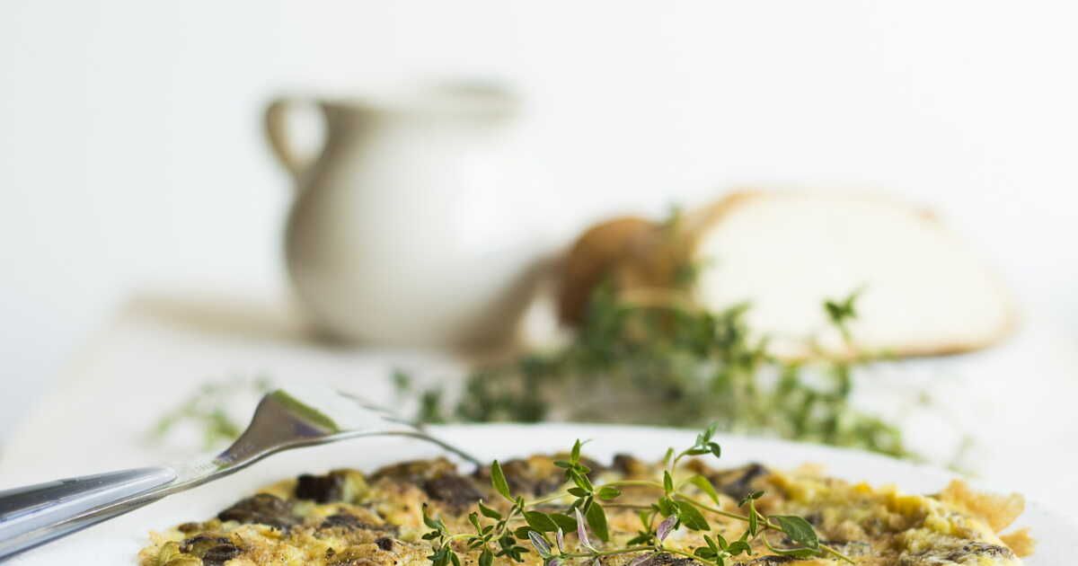 l'omelette gourmande de cyril lignac : un délice aux champignons et vin jaune