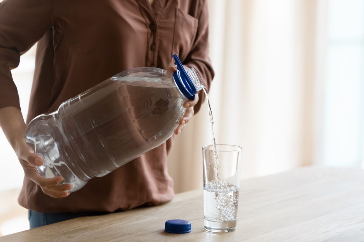 les risques insoupçonnés du défi de l'eau sur tik tok