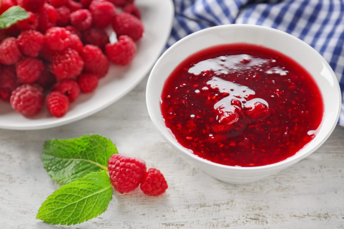 L'astuce rapide de Cyril Lignac pour un coulis de framboises parfait