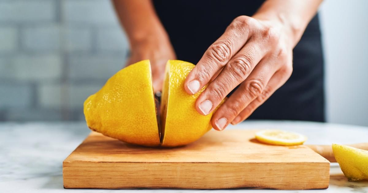 Démêler le vrai du faux sur les bienfaits du citron