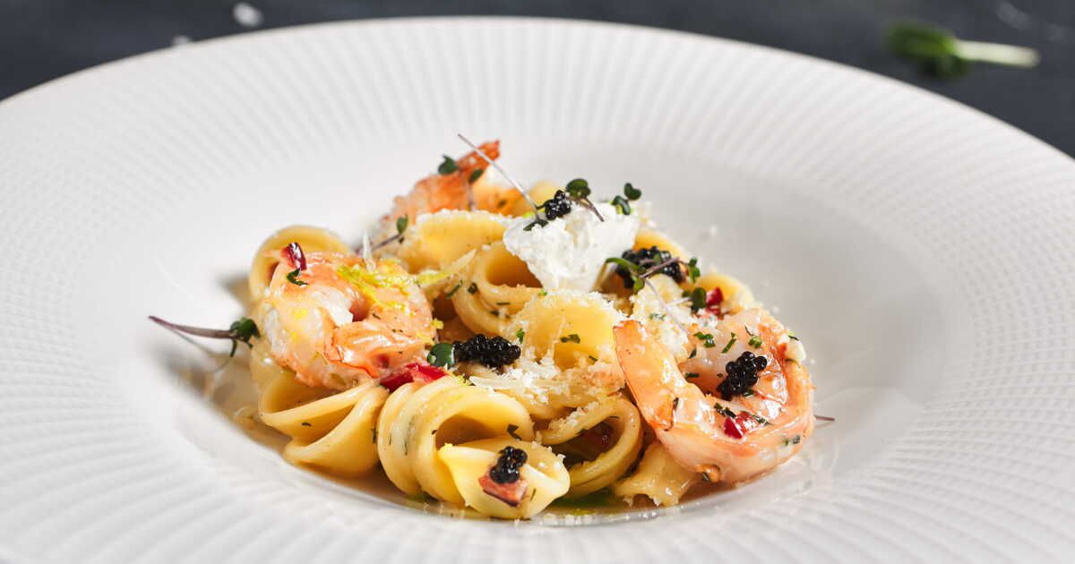 Découvrez la recette ensoleillée de pâtes aux gambas de Justine Piluso
