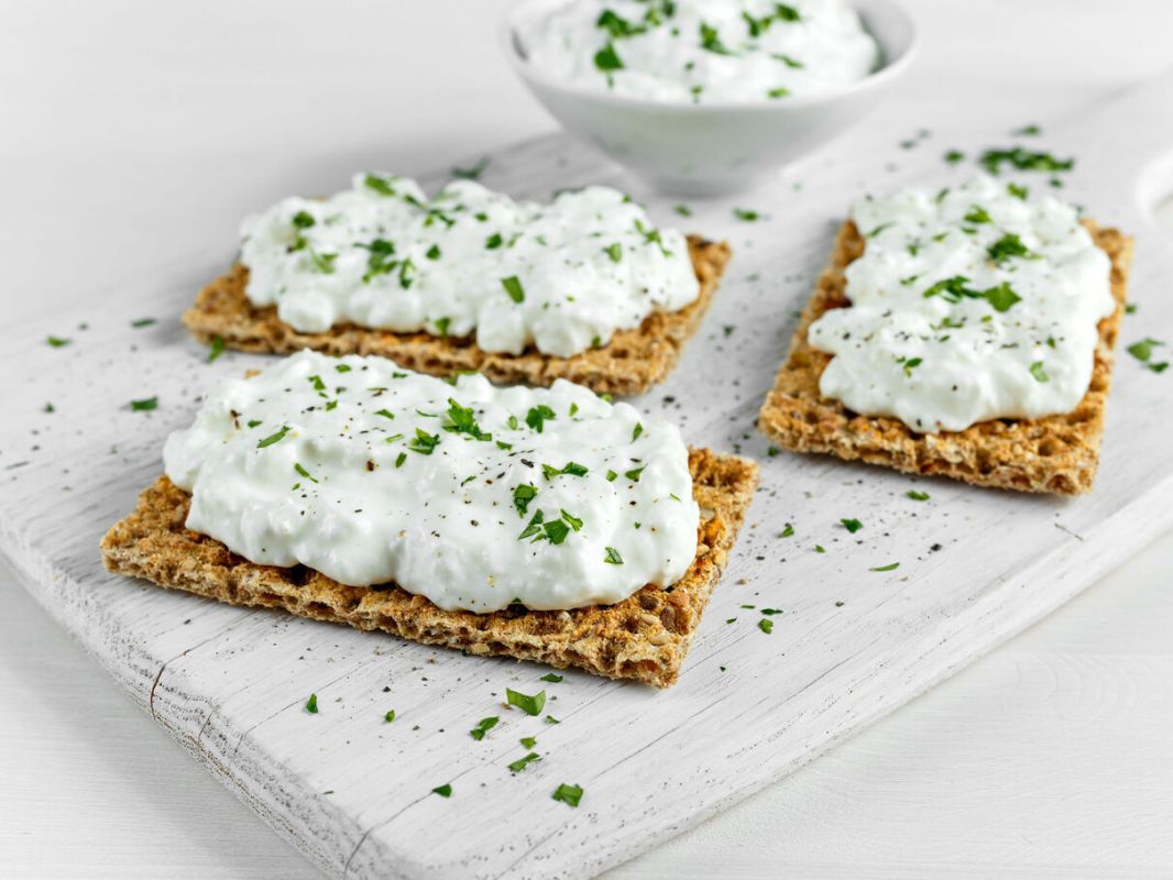 Le fromage à privilégier après 50 ans pour une santé optimale