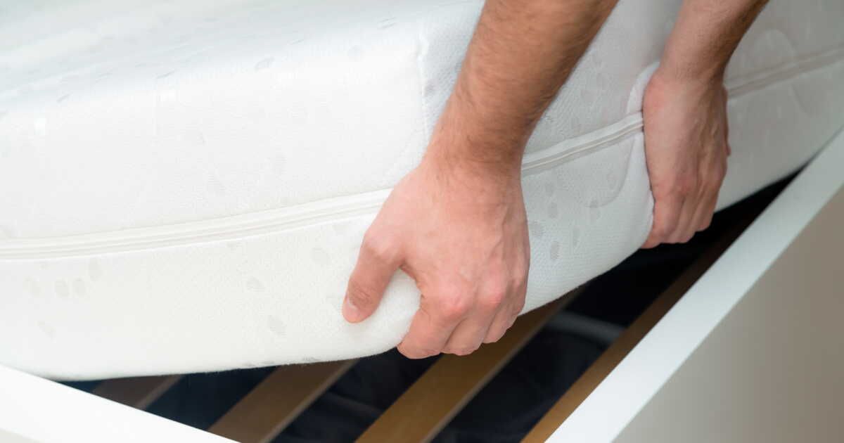 Un matelas qui dure : l'importance de le retourner et de l'entretenir régulièrement