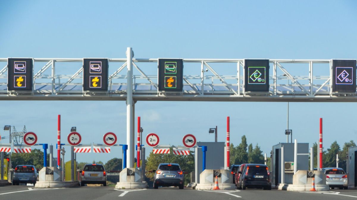 Attention aux faux SMS sur l'autoroute : l'arnaque Ulys au beau fixe cet été