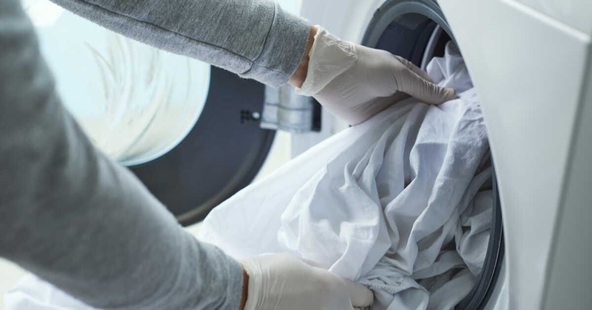 Redonnez vie à votre linge blanc avec ces 3 astuces simples