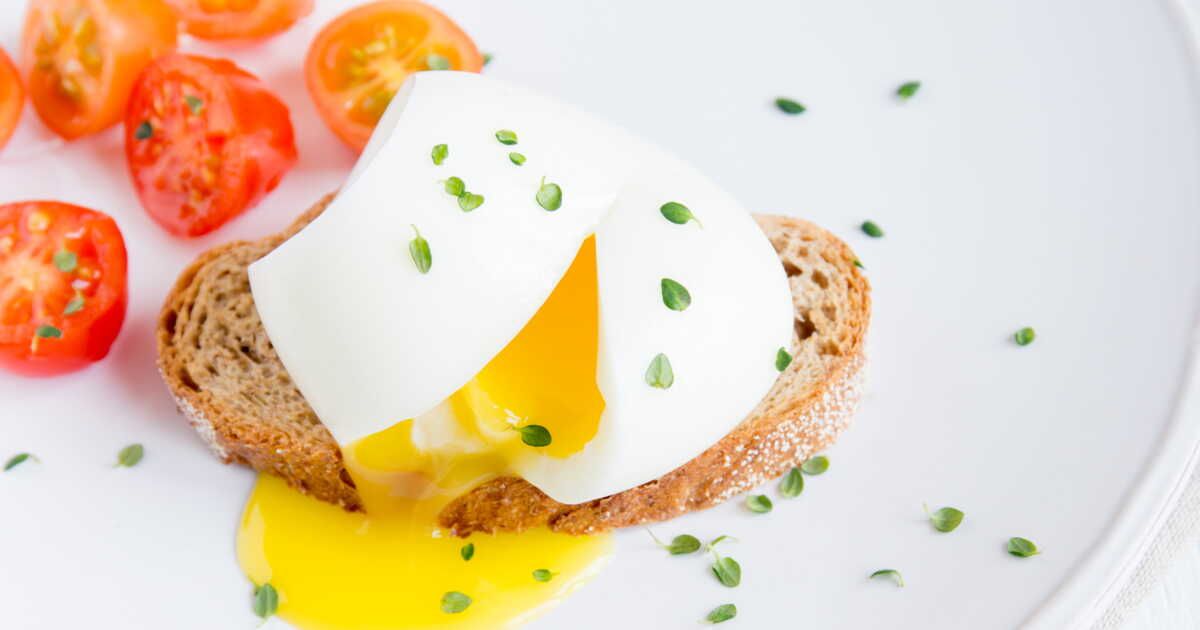 Les secrets du chef MOF pour maîtriser la cuisson parfaite des œufs pochés