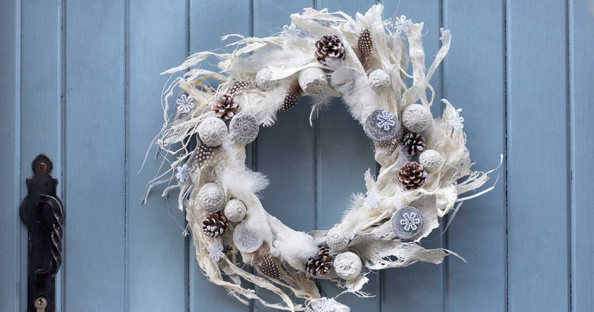 Diy Noël : une couronne givrée pour sublimer vos fêtes