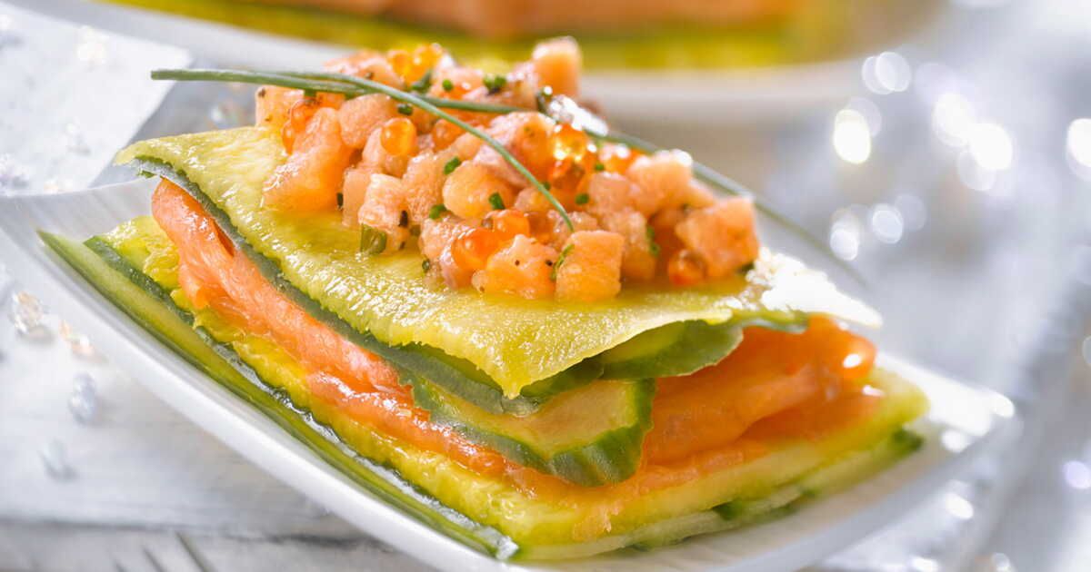 Lasagnes au saumon, ananas et concombre