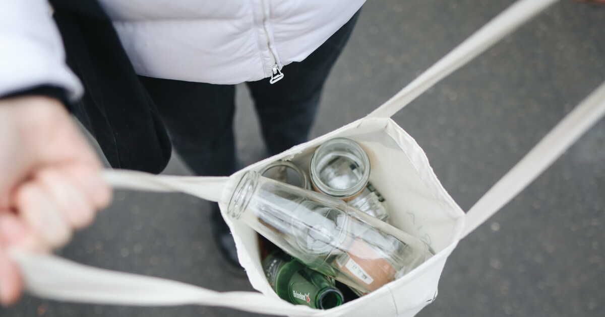 Transformer les bouteilles en verre : des idées créatives et écologiques