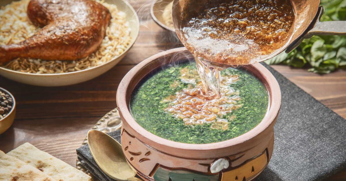 Dégustez la mloukhiya : un plat traditionnel tunisien à partager en famille