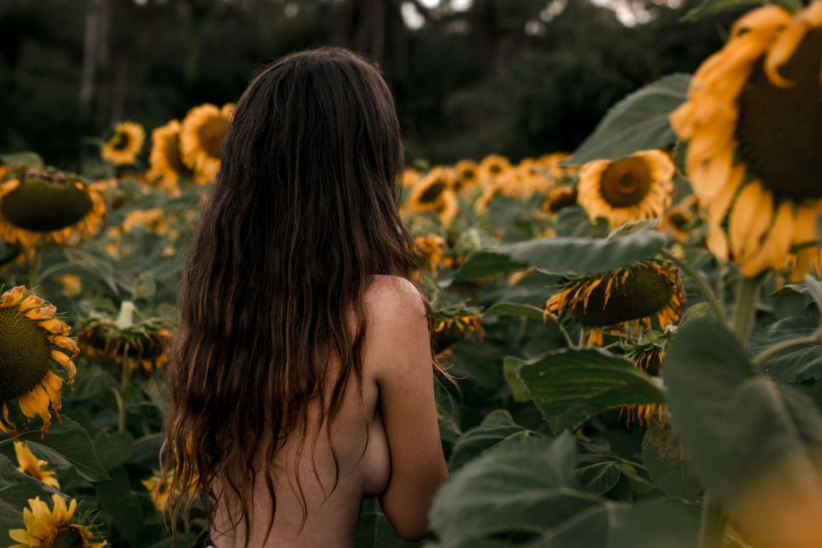 Journée mondiale du jardinage nu 2023 : tout nu et tout bronzé en mai !